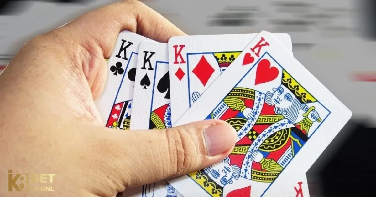 Bài Tứ Quý Là Gì? Khi Nào Nên Dùng Tứ Quý Tại K8? 4 Bài Tứ Quý Là Gì? Cách tận dụng tứ quý để chặt quân 2